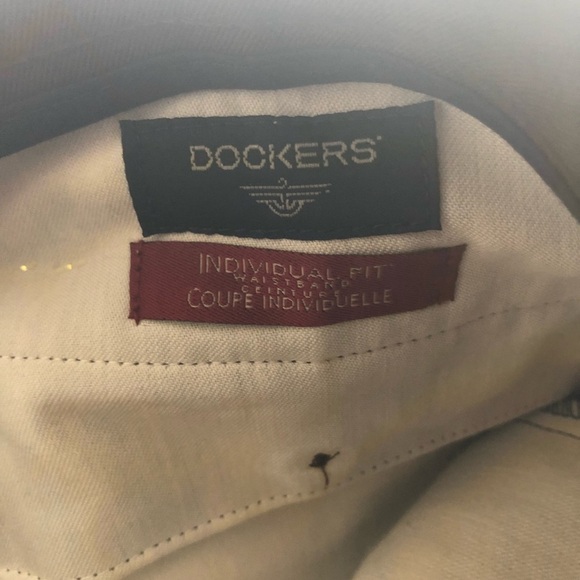 DOCKERS Classic Fit Pleated Khaki size 36x30 - Picture 12 of 16